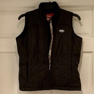 Marker fitted black vest